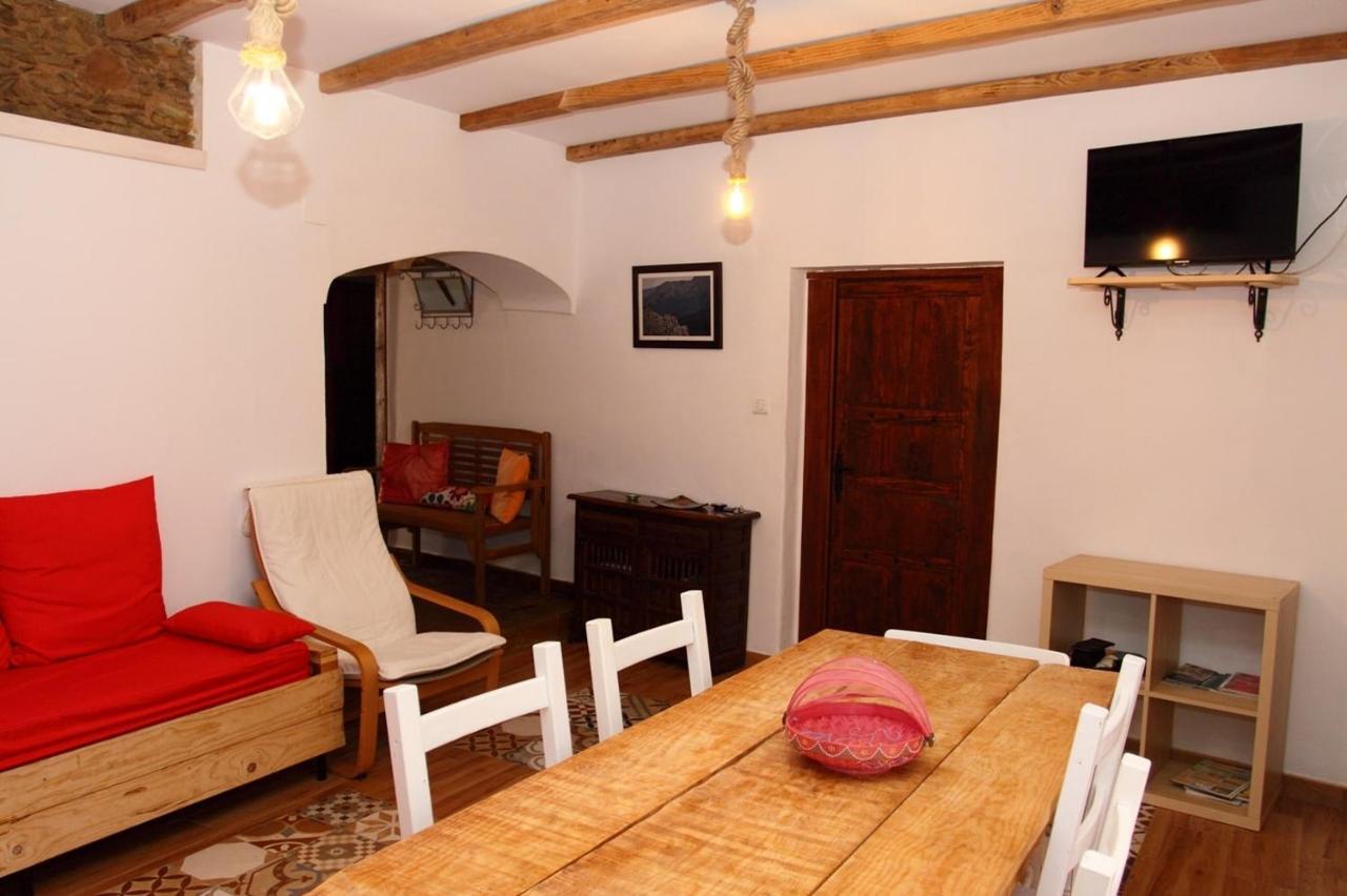 Nido Menas Villa Torrejon el Rubio Exterior photo