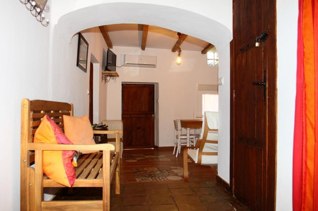 Nido Menas Villa Torrejon el Rubio Exterior photo