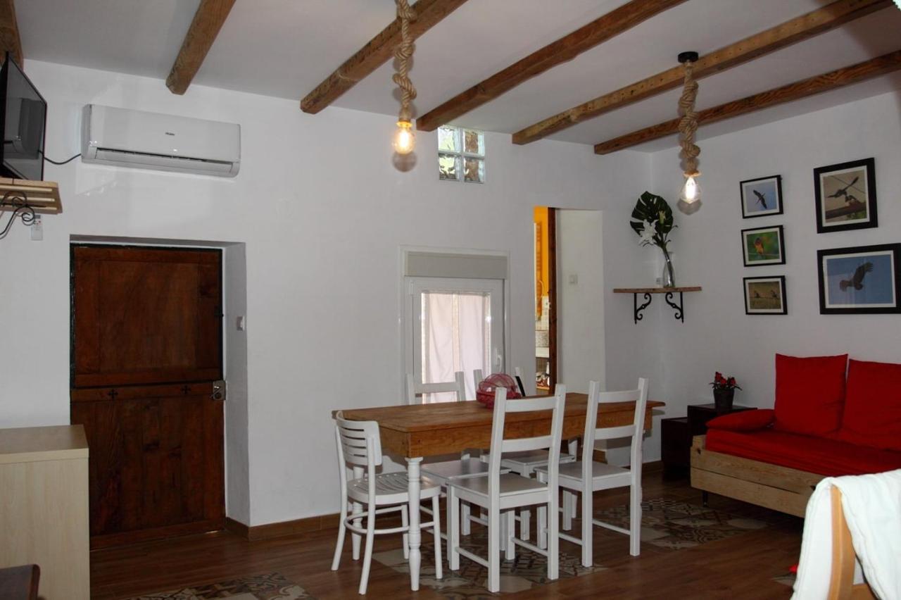 Nido Menas Villa Torrejon el Rubio Exterior photo